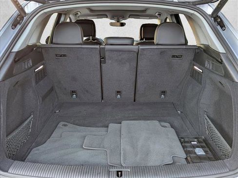 Certified 2025 Audi Q5 2.0T Premium Plus image 6