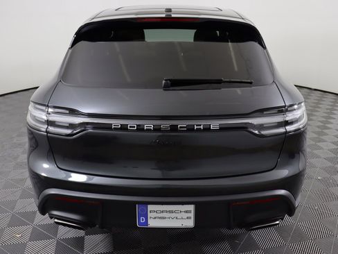 Used 2025 Porsche Macan image 9