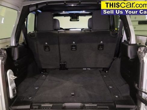 Used 2024 Jeep Wrangler Unlimited Rubicon image 24