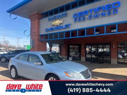 Used 2013 Chrysler 200 Limited image 1