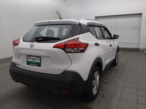 Used 2019 Nissan Kicks S FWD image 9