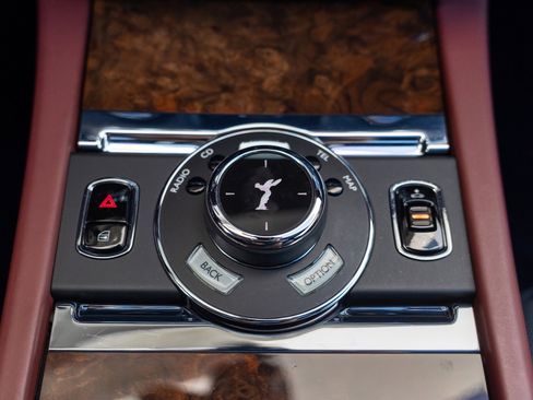 Used 2017 Rolls-Royce Ghost image 36