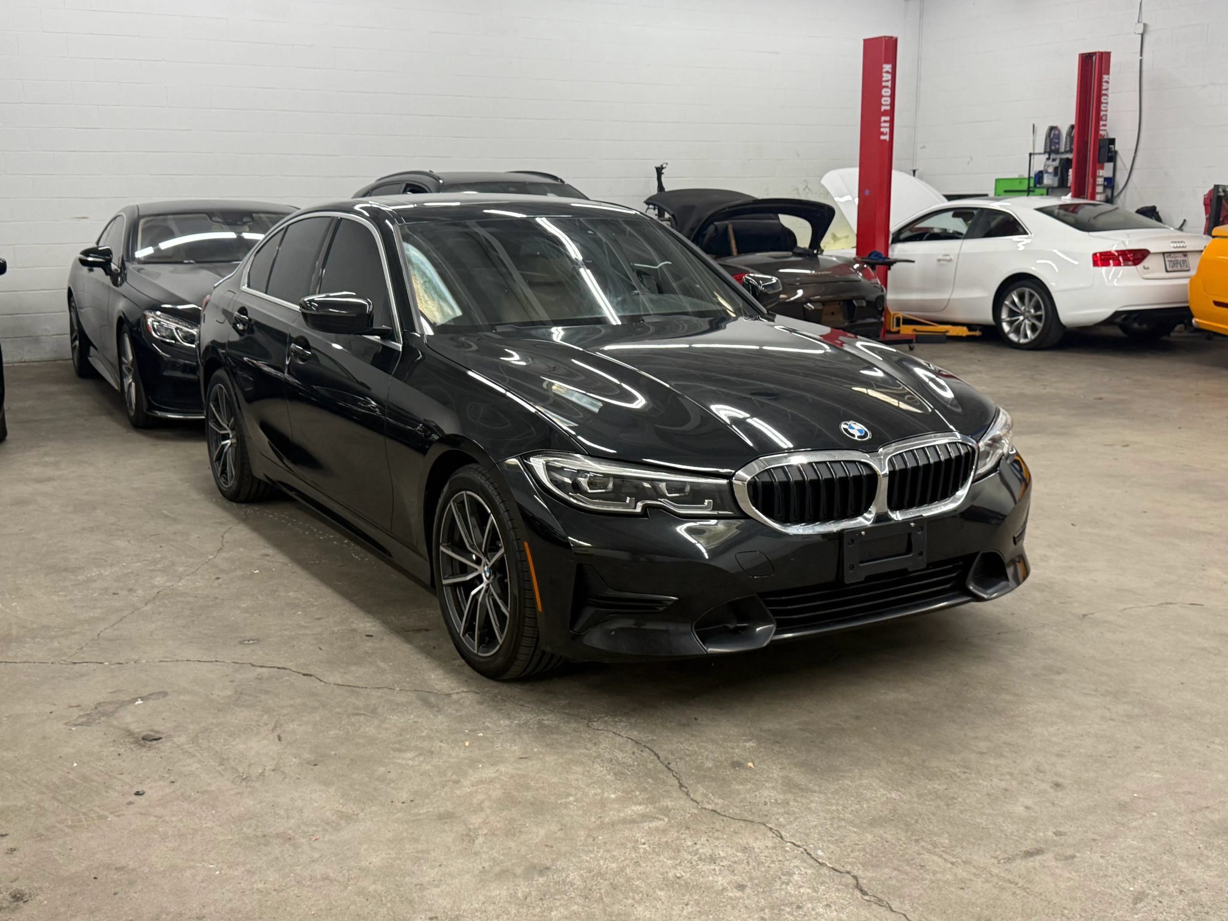 Used 2020 BMW 330i Sedan w/ Convenience Package RWD image 7