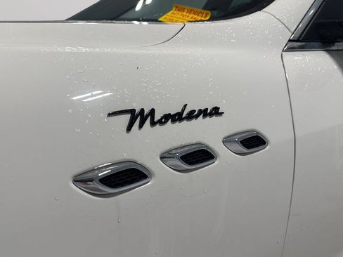Used 2023 Maserati Levante Modena AWD/4WD image 33