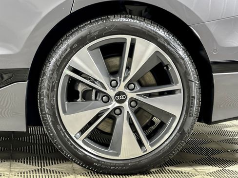 Used 2025 Audi A6 e-tron Premium w/ Convenience Package image 24