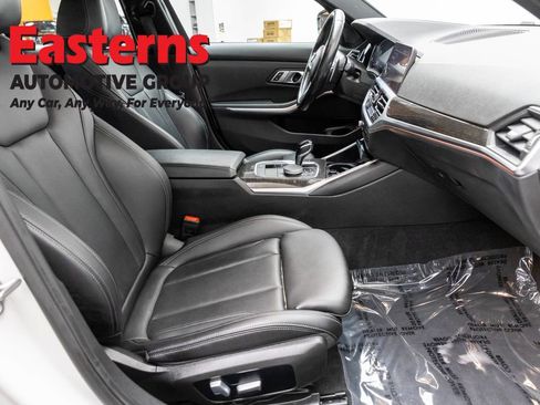 Used 2022 BMW 330i xDrive Sedan w/ M Sport Package image 25