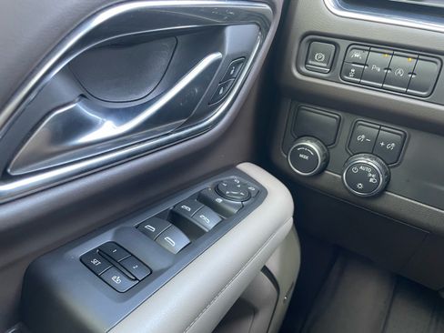 Used 2023 Chevrolet Tahoe LT RWD image 12