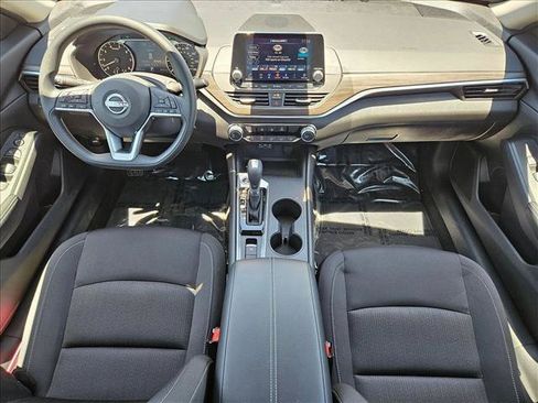 Used 2025 Nissan Altima 2.5 SV AWD/4WD image 22