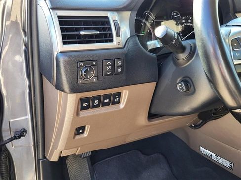 Used 2023 Lexus GX 460 Luxury image 24