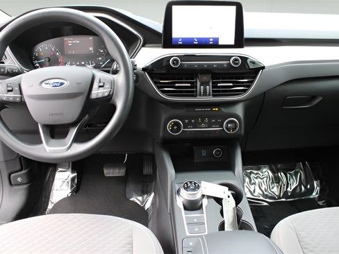 Used 2020 Ford Escape SE image 9