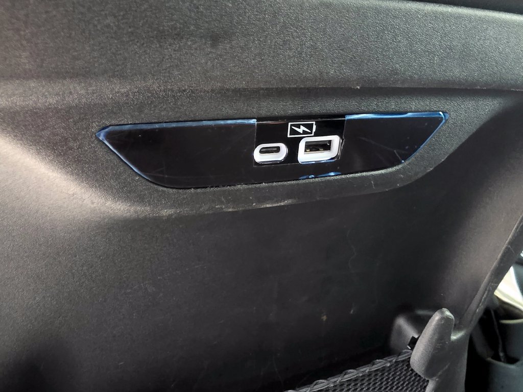 Used 2023 Chrysler Pacifica Limited FWD image 72