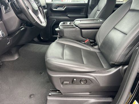 Used 2024 GMC Sierra 1500 SLT image 15