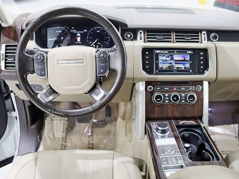 Used 2016 Land Rover Range Rover HSE image 14