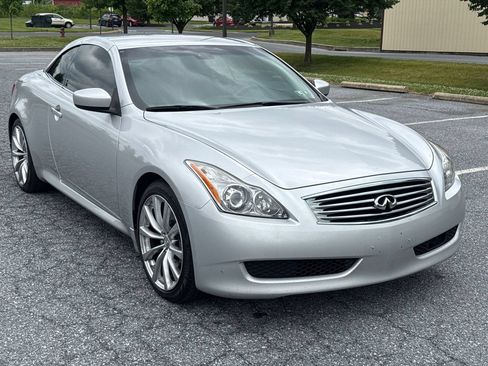 Used 2010 INFINITI G37 Convertible w/ Premium Pkg RWD image 9