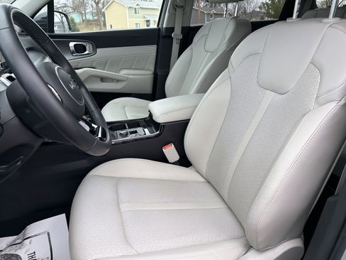 Used 2023 Kia Sorento SX image 26
