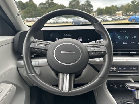 Used 2025 Hyundai Kona SEL image 23