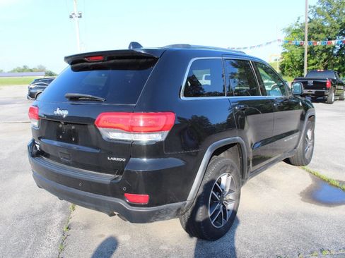 Used 2019 Jeep Grand Cherokee Laredo w/ 18" Wheel & 8.4" Radio Group image 3