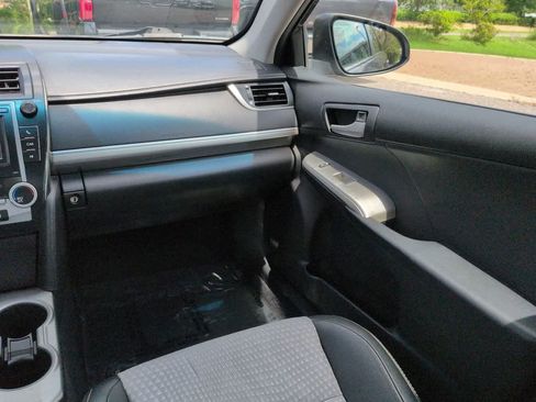 Used 2012 Toyota Camry SE FWD image 16
