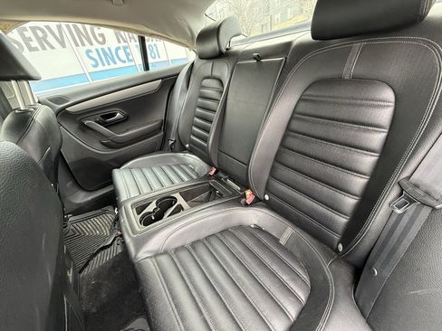 Used 2010 Volkswagen CC Sport image 11