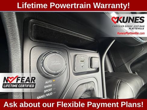 Used 2021 Jeep Cherokee Latitude Plus AWD/4WD image 33