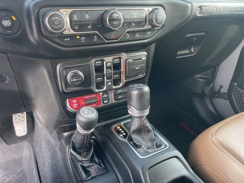 Used 2022 Jeep Wrangler Unlimited Rubicon w/ Trailer Tow Package image 32