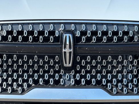 Used 2025 Lincoln Navigator L Reserve AWD/4WD image 40
