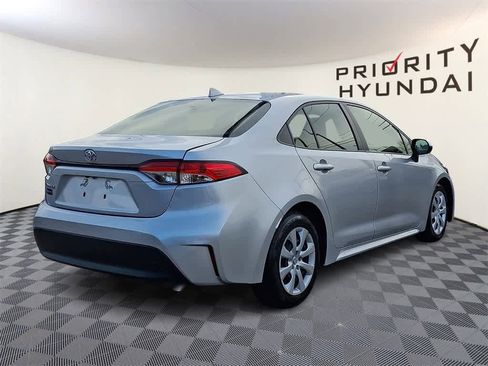 Used 2023 Toyota Corolla LE w/ Carpet Mat Package (TMS) image 4