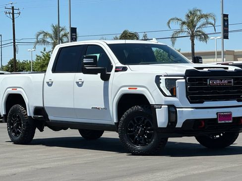 Used 2024 GMC Sierra 2500 AT4 w/ AT4 Premium Plus Package AWD/4WD image 2