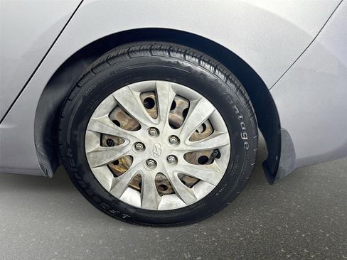 Used 2012 Hyundai Elantra GLS FWD image 27