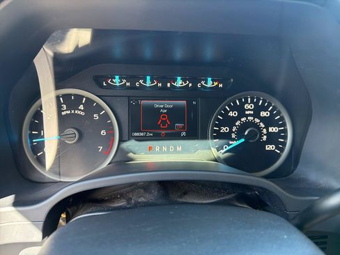 Used 2018 Ford F150 XLT w/ Equipment Group 302A Luxury AWD/4WD image 9