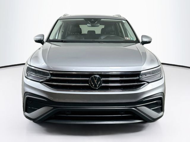 Certified 2024 Volkswagen Tiguan SE AWD/4WD image 2