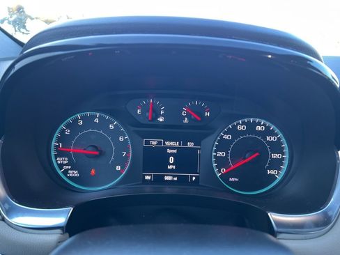 Used 2023 Chevrolet Traverse LS image 12