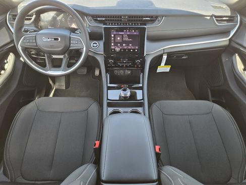New 2026 Jeep Grand Cherokee Laredo AWD/4WD image 2