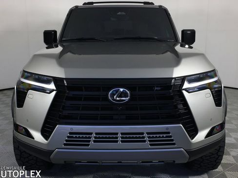 Used 2026 Lexus GX 550 AWD/4WD image 2