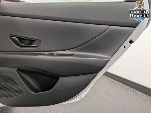 Used 2025 Hyundai Elantra Limited image 27