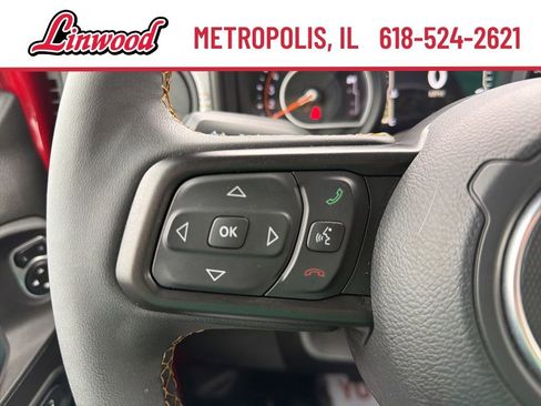 Used 2025 Jeep Wrangler Sport AWD/4WD image 12