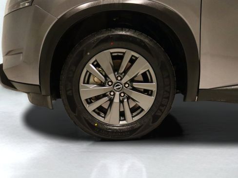 Used 2024 Nissan Pathfinder S image 7