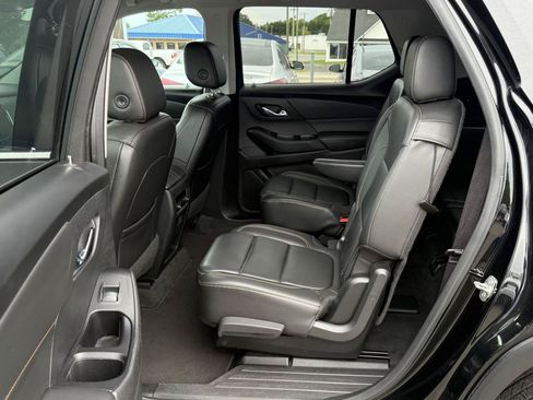 Used 2020 Chevrolet Traverse LT FWD image 9