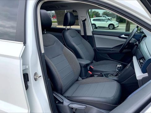 Used 2022 Volkswagen Taos SE FWD image 9