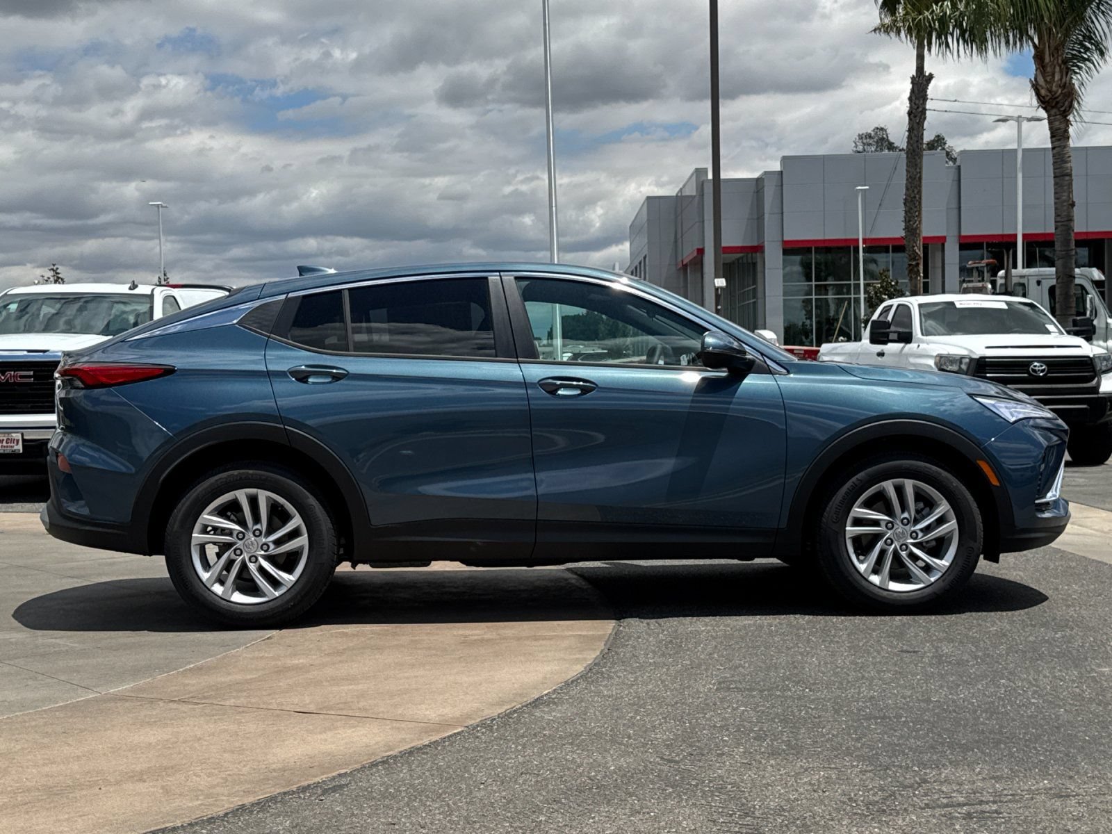 New 2026 Buick Envista Sport Touring w/ Convenience I Package FWD image 3