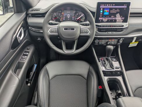 New 2026 Jeep Compass Latitude image 15