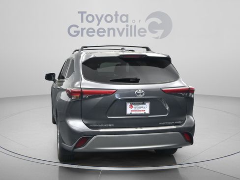 Used 2023 Toyota Highlander Platinum AWD/4WD image 11