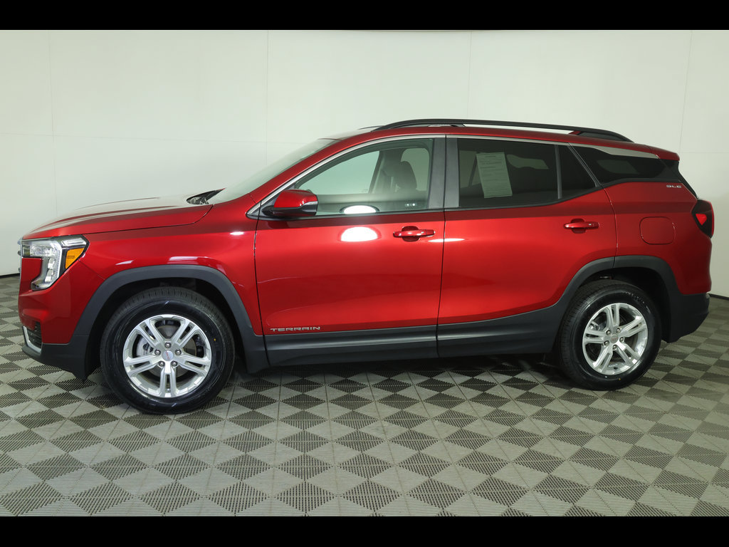 Used 2023 GMC Terrain SLE w/ Driver Convenience Package AWD/4WD image 17