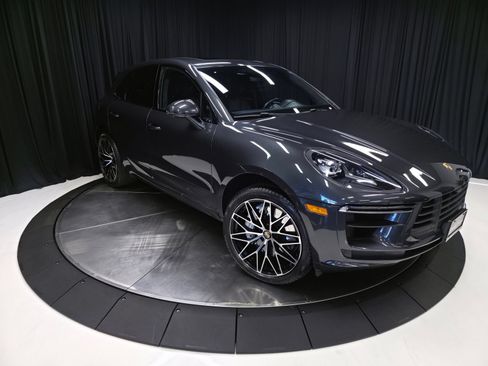 Used 2021 Porsche Macan Turbo AWD/4WD image 17