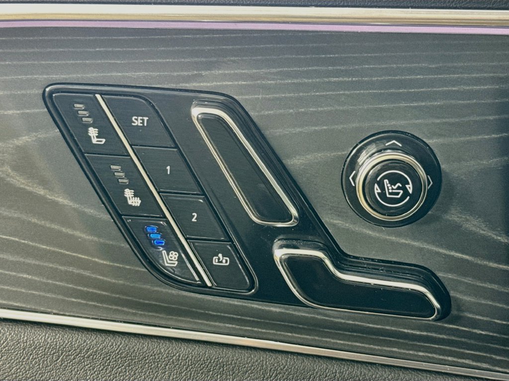 Used 2024 Cadillac Lyriq Sport AWD/4WD image 20
