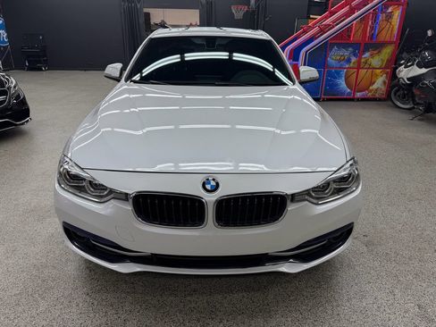 Used 2018 BMW 330i xDrive Sedan AWD/4WD image 8