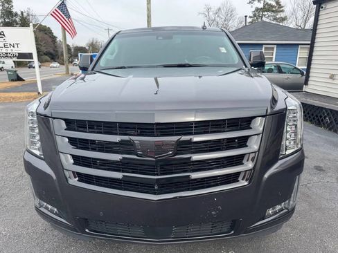 Used 2016 Cadillac Escalade Premium image 2