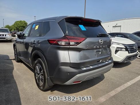 Used 2023 Nissan Rogue SV FWD image 2