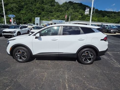 Used 2025 Kia Sportage LX AWD/4WD image 4