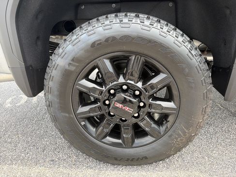 New 2026 GMC Sierra 2500 AT4 w/ AT4 Premium Plus Package AWD/4WD image 18